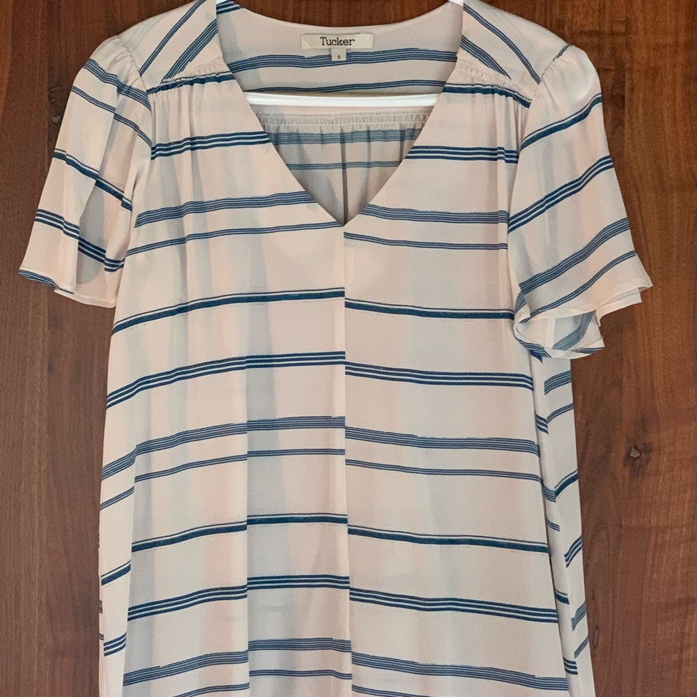 NWOT Tucker Chelsea Blouse 100% Silk